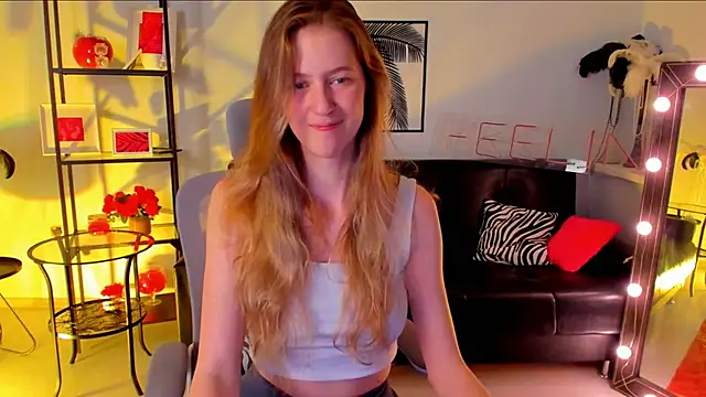 Snapshot of Sharon_Evansi chatting on 03.15.25 Sharon Evansi online show from 03.15.25