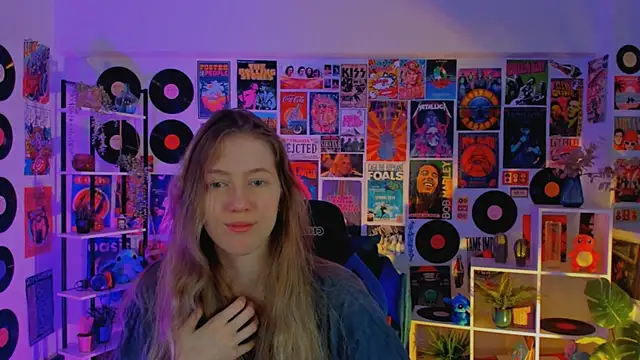 Snapshot of Sharon_Evansi chatting on 03.22.25 Sharon Evansi online show from 03.22.25