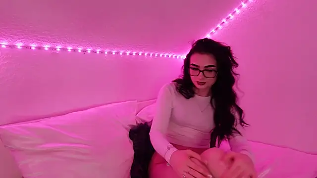 AdelinaAlia online show from 11.27.25