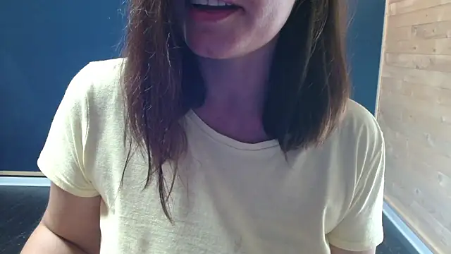 Snapshot of NovaBabe21 chatting on 09.27.25 NovaBabe21 online show from 09.27.25