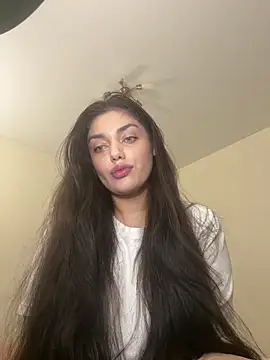 Sweet Khalifa  online show from 02.02.25