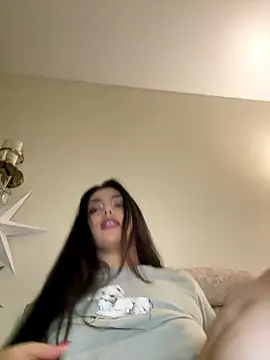 Snapshot of Sweet_Khalifa_ chatting on 12.22.25 Sweet Khalifa online show from 12.22.25