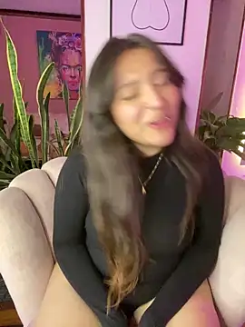 Snapshot of PoliBenett_ chatting on 12.18.24 PoliBenett  online show from 12.18.24