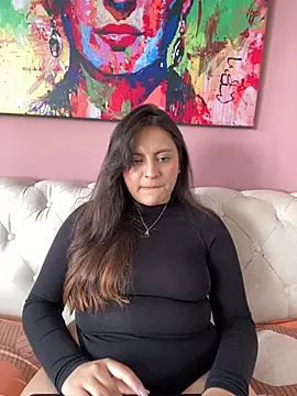 Snapshot of PoliBenett_ chatting on 12.24.24 PoliBenett  online show from 12.24.24