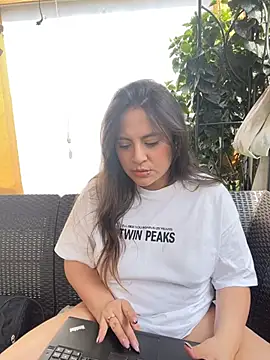 Snapshot of PoliBenett_ chatting on 01.07.25 PoliBenett  online show from 01.07.25