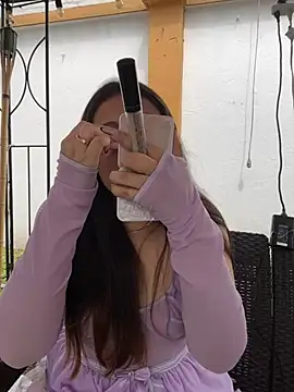 Snapshot of PoliBenett_ chatting on 01.11.25 PoliBenett  online show from 01.11.25