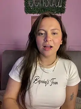 Snapshot of PoliBenett_ chatting on 01.16.25 PoliBenett  online show from 01.16.25