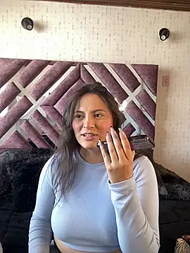 Snapshot of PoliBenett_ chatting on 01.20.25 PoliBenett  online show from 01.20.25