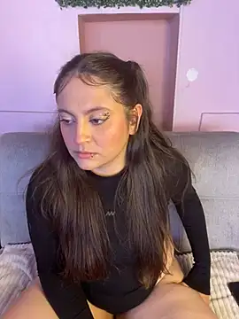 Snapshot of PoliBenett_ chatting on 01.24.25 PoliBenett  online show from 01.24.25