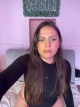 Snapshot of PoliBenett_ chatting on 02.01.25 PoliBenett  online show from 02.01.25