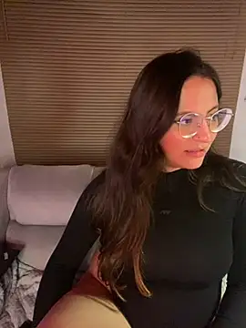 Snapshot of PoliBenett_ chatting on 02.02.25 PoliBenett  online show from 02.02.25