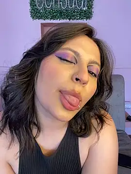 Snapshot of PoliBenett_ chatting on 02.06.25 PoliBenett  online show from 02.06.25