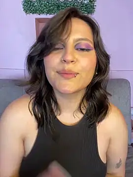 Snapshot of PoliBenett_ chatting on 02.06.25 PoliBenett  online show from 02.06.25