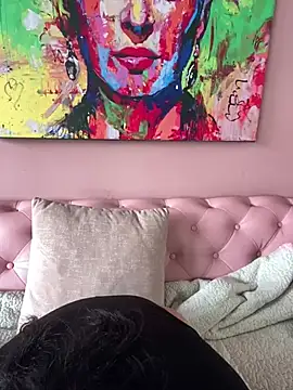 Snapshot of PoliBenett_ chatting on 02.11.25 PoliBenett  online show from 02.11.25