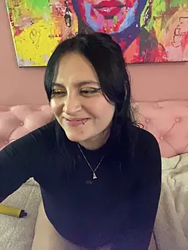 Snapshot of PoliBenett_ chatting on 02.11.25 PoliBenett  online show from 02.11.25