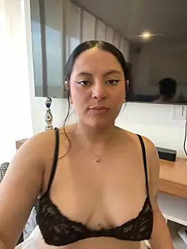 Snapshot of PoliBenett_ chatting on 02.25.25 PoliBenett  online show from 02.25.25