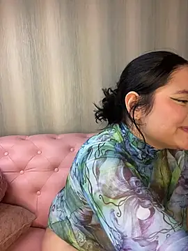 Snapshot of PoliBenett_ chatting on 02.26.25 PoliBenett  online show from 02.26.25