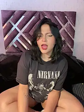 Snapshot of PoliBenett_ chatting on 03.17.25 PoliBenett  online show from 03.17.25