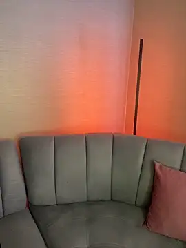 Snapshot of PoliBenett_ chatting on 03.18.25 PoliBenett  online show from 03.18.25