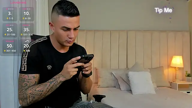 Aron Bolt online show from 01.12.25