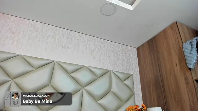 Im gaia online show from 11.20.25