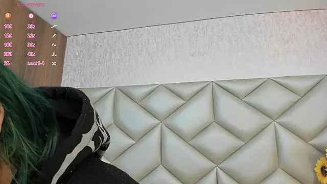 Im gaia online show from 11.28.25