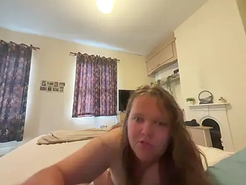 Snapshot of Scarlet1128 chatting on 07.26.26 Scarlet1128 online show from 07.26.26