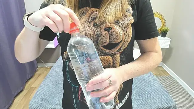 BettyBloom69 online show from 11.13.25