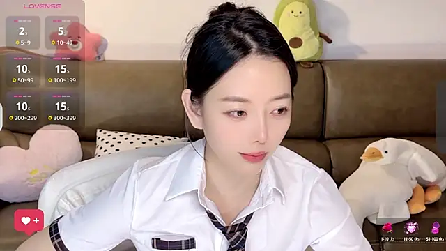 Yilin1999 online show from 03.13.25