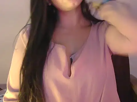 Snapshot of diva-22 chatting on 09.19.25 diva-22 online show from 09.19.25