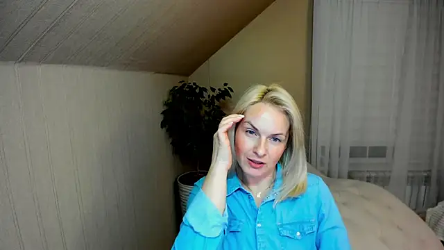 Snapshot of Alicee_Gracee chatting on 12.11.24 Alicee Gracee online show from 12.11.24