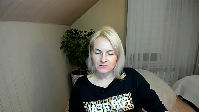Snapshot of Alicee_Gracee chatting on 01.03.25 Alicee Gracee online show from 01.03.25