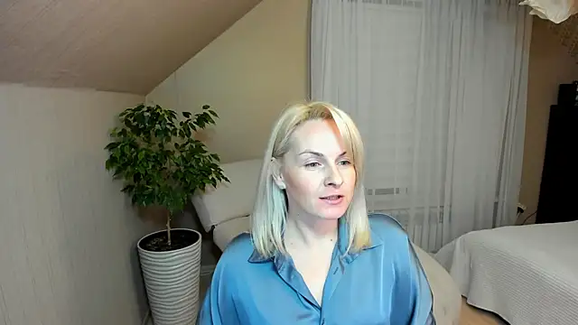 Snapshot of Alicee_Gracee chatting on 01.12.25 Alicee Gracee online show from 01.12.25