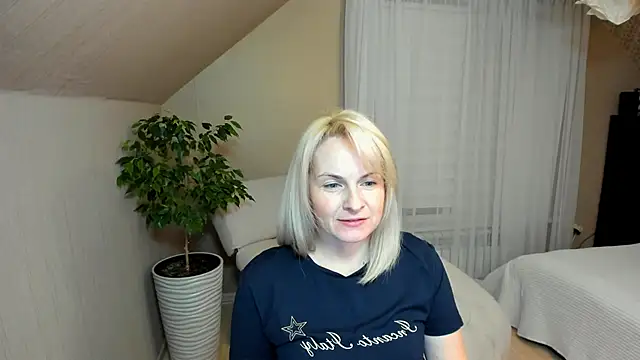 Snapshot of Alicee_Gracee chatting on 01.12.25 Alicee Gracee online show from 01.12.25