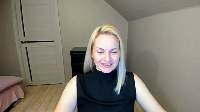 Snapshot of Alicee_Gracee chatting on 03.10.25 Alicee Gracee online show from 03.10.25