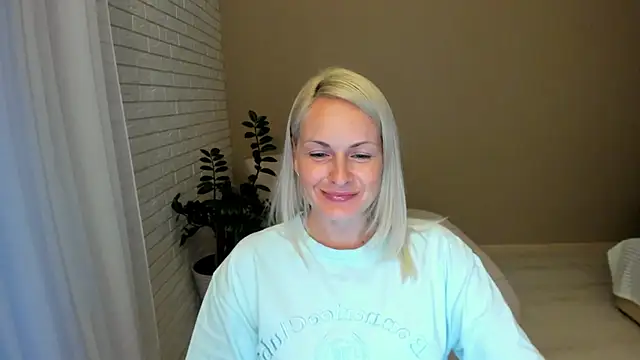Snapshot of Alicee_Gracee chatting on 09.09.25 Alicee Gracee online show from 09.09.25