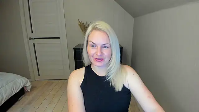 Snapshot of Alicee_Gracee chatting on 10.11.25 Alicee Gracee online show from 10.11.25
