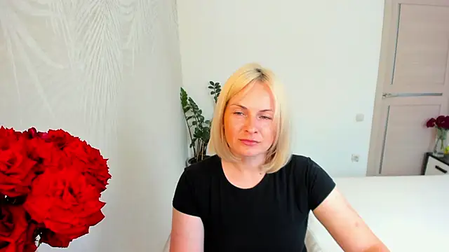 Snapshot of Alicee_Gracee chatting on 06.17.26 Alicee Gracee online show from 06.17.26