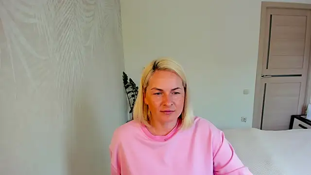 Snapshot of Alicee_Gracee chatting on 06.26.26 Alicee Gracee online show from 06.26.26