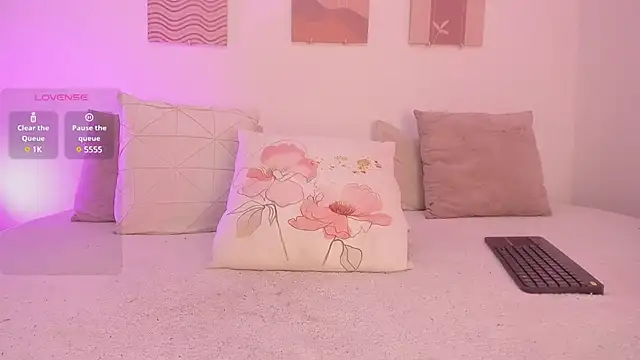 Mia Heartt online show from 02.09.25