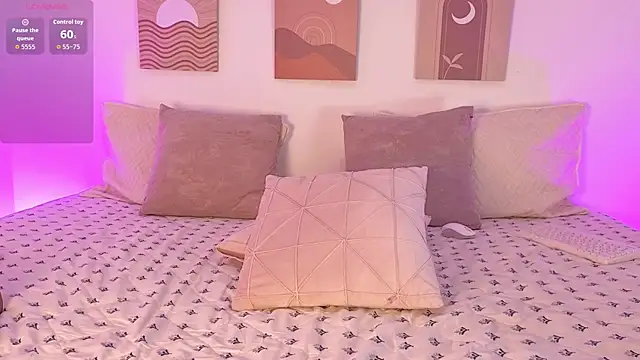 Mia Heartt online show from 12.02.25