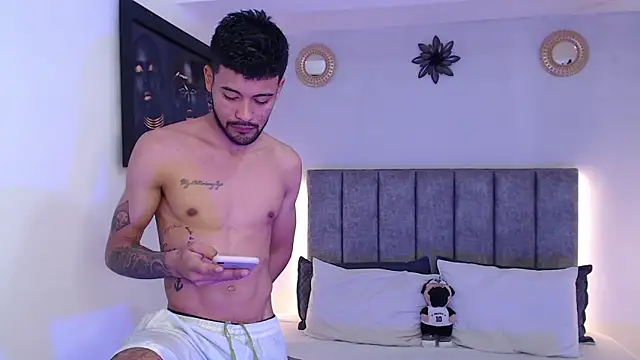 evil boys 77 online show from 12.01.24