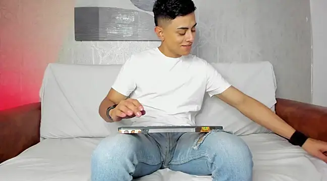 Lucii fer  online show from 03.19.25