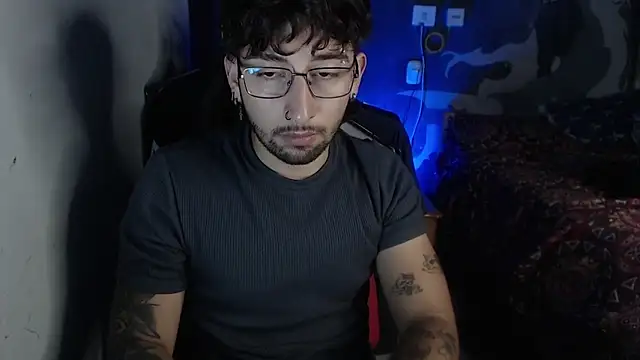 Snapshot of Dereck_Dickson chatting on 11.24.25 Dereck Dickson online show from 11.24.25