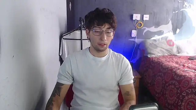 Snapshot of Dereck_Dickson chatting on 12.02.25 Dereck Dickson online show from 12.02.25