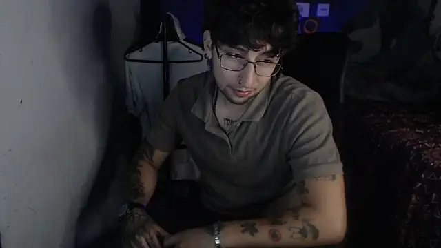 Snapshot of Dereck_Dickson chatting on 12.04.25 Dereck Dickson online show from 12.04.25