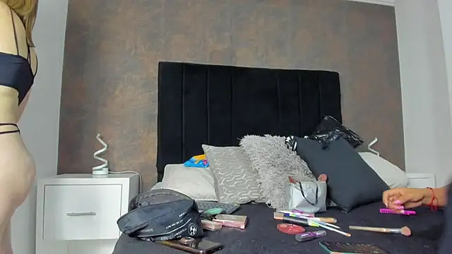 Snapshot of NaxaAndLexi_ chatting on 02.12.25 NaxaAndLexi online show from 02.12.25