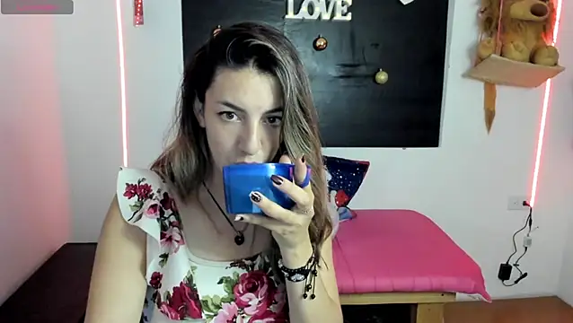 queen-natty online show from 12.24.24