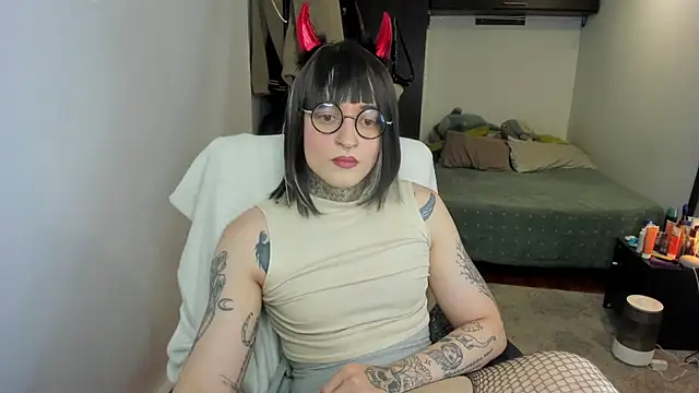 ShiiraVelkor online show from 10.31.25