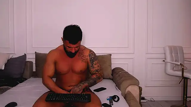 Snapshot of UrsuKing chatting on 01.25.25 UrsuKing online show from 01.25.25